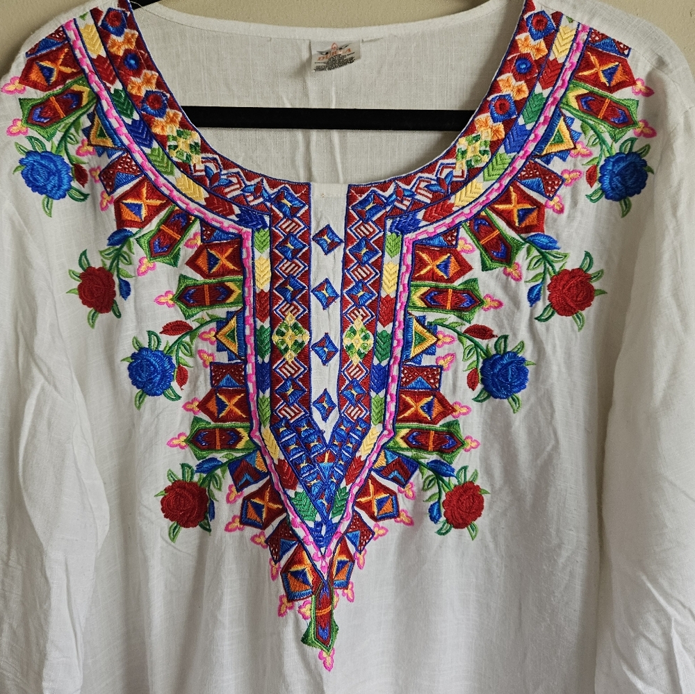 Embroidered White Floral Women's Top 100% Rayon Multi Color Top Size XL. - Picture 4 of 13